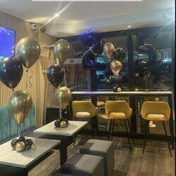 Popular music bar