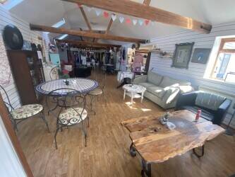 Ladies clothing and accessories shop Ladies clothing and accessories shop