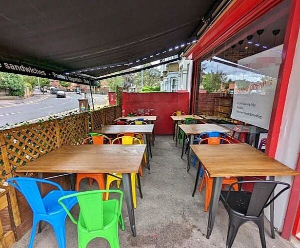 Pizza & Chicken Restaurant for Sale