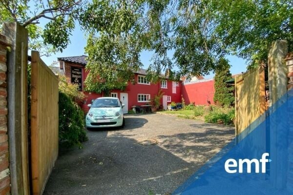 NEW PRICE > Freehold Commercial & Residential Investment