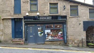 A3 Premises To Rent in Greenfied Greater Manchester Photo 3