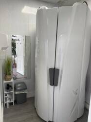 Modern Eltham Sunbed Shop & Beauty Rooms for Sale with Luxura Beds and Social Media Presence Photo 4