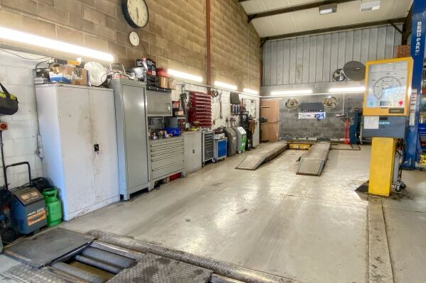 MOT & Car Servicing Garage Photo 3