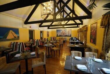 Well decorated full fitted en Indian Restaurant for sale in Sittingbourne 
