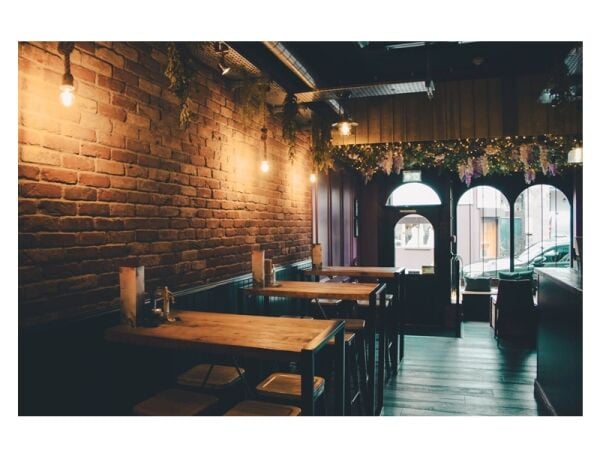Popular & Established Cocktail Bar For Sale