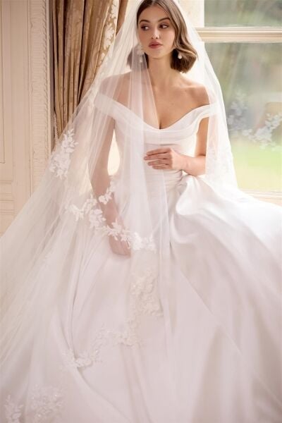 HIGHLY REGARDED BRIDAL BOUTIQUE