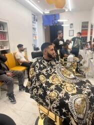 For sale busy barber shop in maidenhead town center 