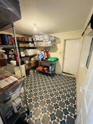 Fully equipped takeaway with the two bedrooms flat on the top. Fully equipped takeaway with the two bedrooms flat on the top.