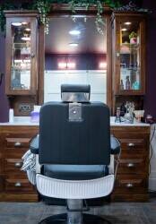 PRIME LOCATION - BARBERSHOP - SPITALFIELDS MARKET - 2 floors PRIME LOCATION - BARBERSHOP - SPITALFIELDS MARKET - 2 floors