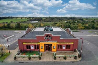 Licensed bar and restaurant business for sale in the established Showcase Leisure Park