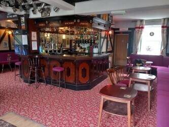 SWANSEA VALLEY - WELL APPOINTED & SUCCESSFUL TRADITIONAL VILLAGE PUB