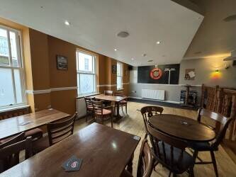PEMBROKESHIRE - CENTRAL PUB WITH LETTING ROOMS