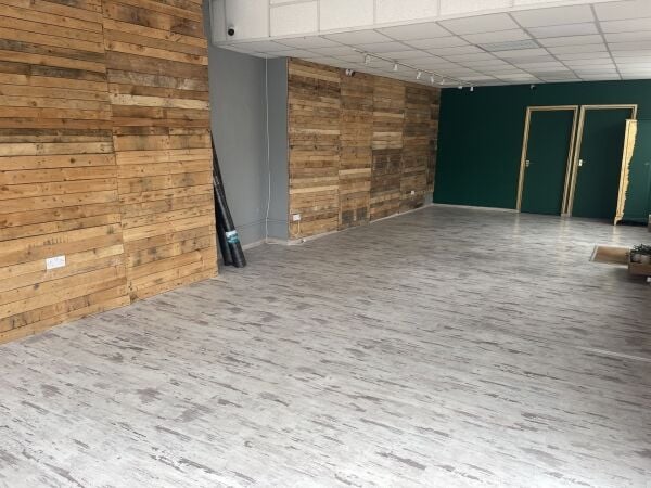 Freehold Retail Property Located In Redruth Freehold Retail Property Located In Redruth