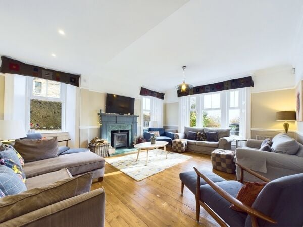 Charming 8 Bedroom Victorian Property in Pitlochry Charming 8 Bedroom Victorian Property in Pitlochry