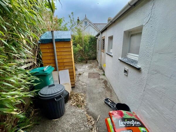 Leasehold Café & Coffee Bar Located St Austell Photo 3