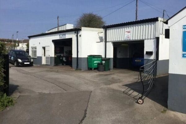 Established MOT Garage - Pencoed