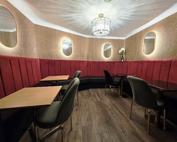 Immaculate, Fully Licensed, Indian Restaurant & Takeaway for Sale Immaculate, Fully Licensed, Indian Restaurant & Takeaway for Sale