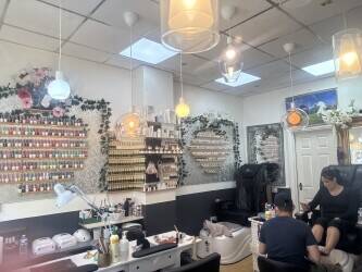 Hair & nail salon for sale