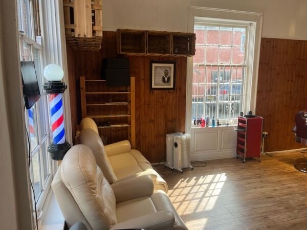 Fade into Success – Own This Thriving Barbershop! Fade into Success – Own This Thriving Barbershop!