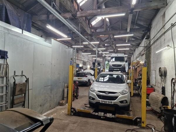 MOT TEST, SERVICING, AND REPAIR  CENTRE