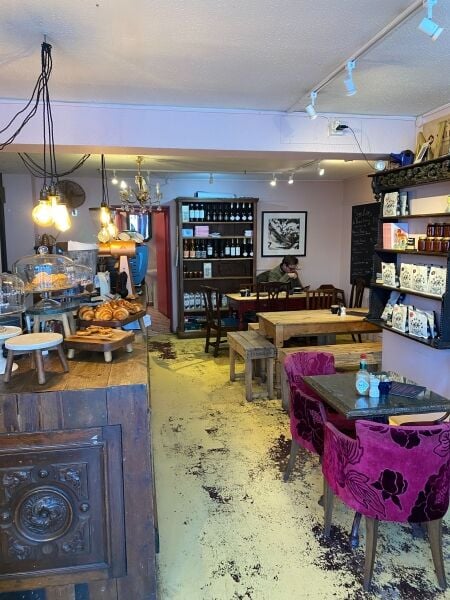 Licenced Coffee Bar / Restaurant