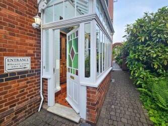 An attractive, former 8 Letting Room Guesthouse An attractive, former 8 Letting Room Guesthouse