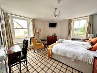 NORTHUMBERLAND - GUESTHOUSE/TOWN HOUSE IN BEAUTIFUL VILLAGE