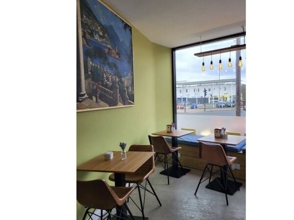Newly established Pizza and Wine restaurant for sale