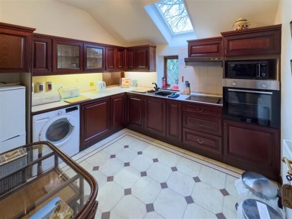 Hotels For Sale in Dronfield Photo 3
