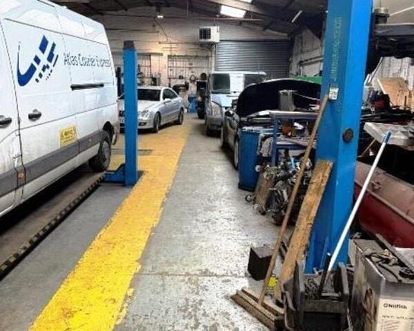 Garage  /   Workshop With Mot Centre class 4,5 & 7 for Sale