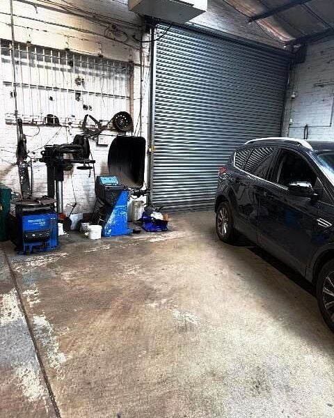 Garage / Workshop With Mot Centre class 4,5 & 7 for Sale Garage / Workshop With Mot Centre class 4,5 & 7 for Sale