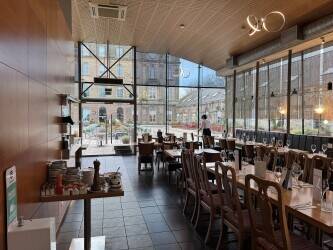 Multi award winning Italian restaurant with courtyard near Edinburgh
