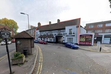 Freehold Restaurant & Aparthotel for Sale in Buckinghamshire