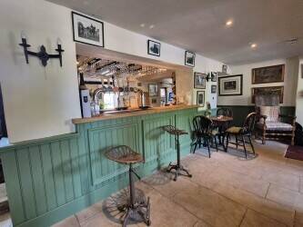 FLINTSHIRE - BEAUTIFULLY REFURBISHED COUNTRY PUB IN AFFLUENT VILLAGE