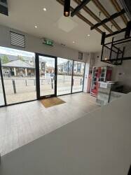 Fish and chips takeaway in Bedfordshire Photo 4