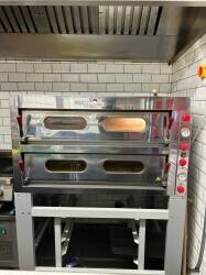 Pizza & Burgers Eat-in and Takeaway in Sought-after Location