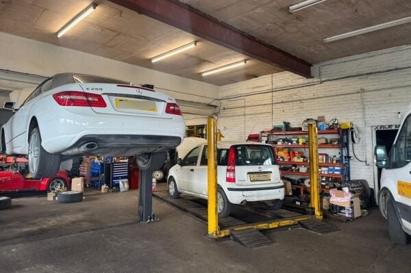 Established Garage - Halsham