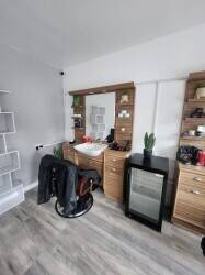 Salon, Barbers, Nails, and Beauty shop for sale in Tunbridge Wells