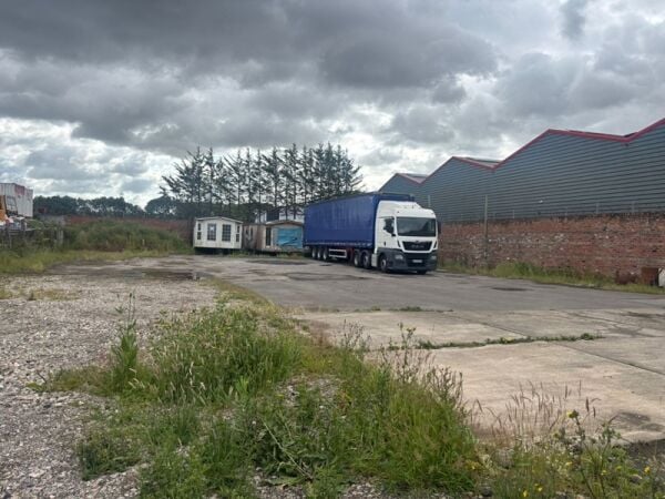 Fully Equipped Yard & Automotive Workshop Near Port of Hull Fully Equipped Yard & Automotive Workshop Near Port of Hull