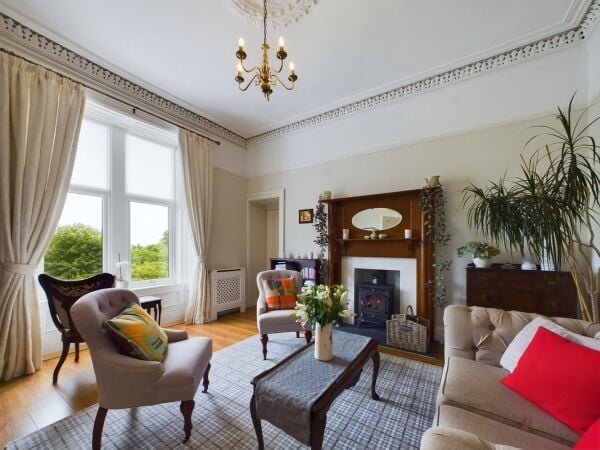 6 Bed Charming Bed & Breakfast 6 Bed Charming Bed & Breakfast