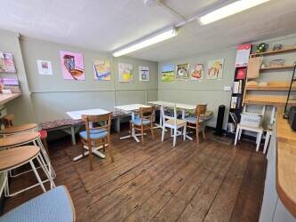 COFFEE SHOP / TEA ROOM