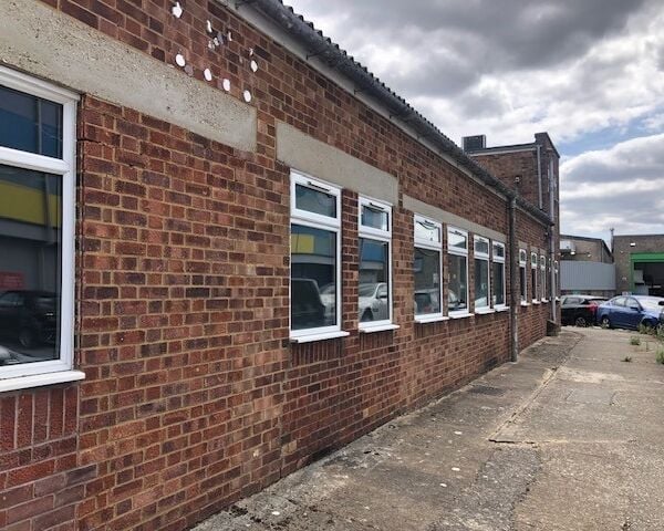 London Properties are pleased to offer to the market this Light Industrial warehouse for rent or sale situated within South Harrow Industrial Estate o London Properties are pleased to offer to the market this Light Industrial warehouse for rent or sale situated within South Harrow Industrial Estate o