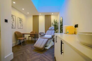 Clinic Room in Marylebone - Low Rent - High Growth Potential