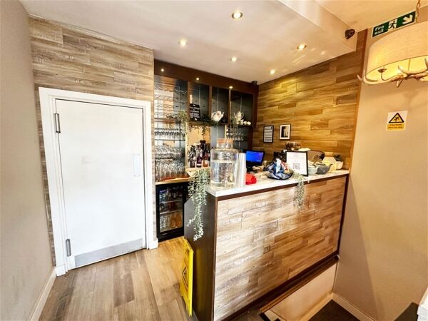 Restaurant/Cafe in Hale, Altrincham Photo 3