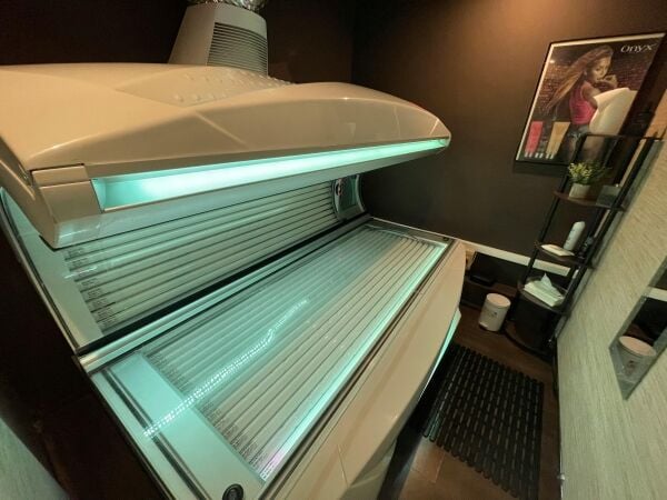 Well Presented Tanning Salon & 2 Treatment Rooms