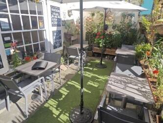 JUST REDUCED DAYTIME CAFÉ / RESTAURANT PRICE: £29,999 plus SAV– LEASEHOLD – TOWN CENTRE – ESSEX JUST REDUCED DAYTIME CAFÉ / RESTAURANT PRICE: £29,999 plus SAV– LEASEHOLD – TOWN CENTRE – ESSEX