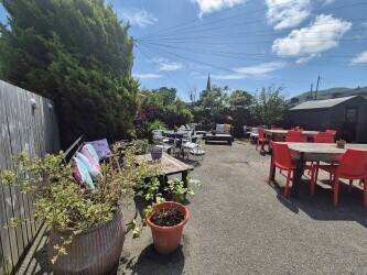 GWYNEDD - ESTABLISHED & CHARMING PUB/RESTAURANT LOCATED IN HISTORIC TOWN SQUARE GWYNEDD - ESTABLISHED & CHARMING PUB/RESTAURANT LOCATED IN HISTORIC TOWN SQUARE