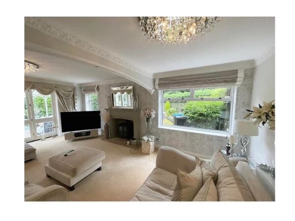 Creative Interiors Store – Leasehold Gem with Online Potential Creative Interiors Store – Leasehold Gem with Online Potential