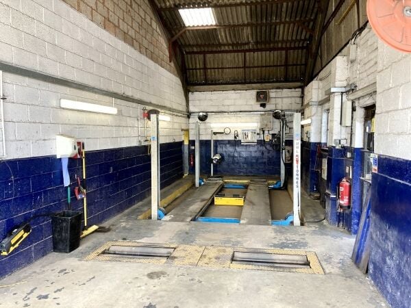 MOTOR VEHICLE M.O.T CENTRE, REPAIR & SERVICING