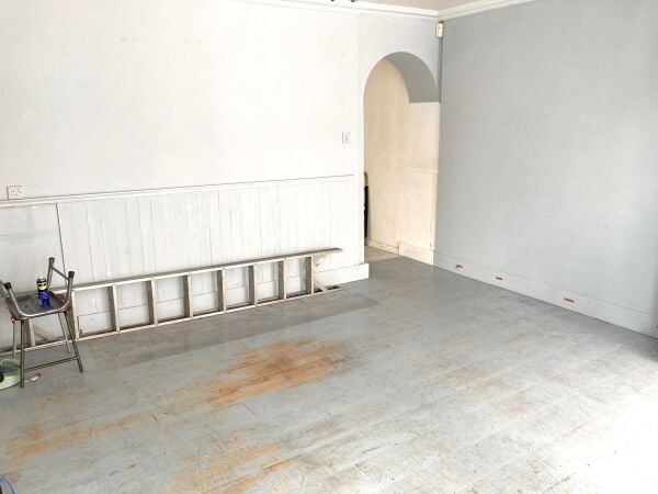 VERSATILE MIXED EMPTY COMMERCIAL PREMISES with LARGE 3 BEDROOM MAISONETTE VERSATILE MIXED EMPTY COMMERCIAL PREMISES with LARGE 3 BEDROOM MAISONETTE